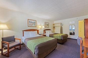 Standard Room, 2 Double Beds, Balcony, River View