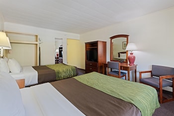 Standard Room, 2 Double Beds, Balcony, River View