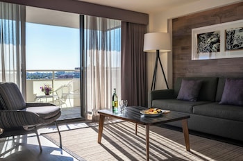 Premier Suite, 1 King Bed with Sofa bed, Balcony