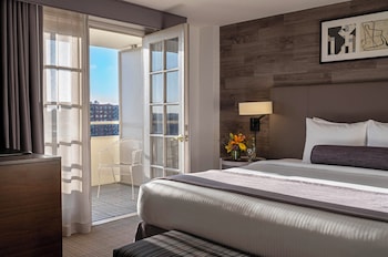 Junior Suite, 1 King Bed with Sofa bed, Balcony (Executive)
