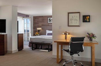Premier Suite, 1 King Bed with Sofa bed, Balcony
