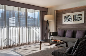 Premier Suite, 1 Queen Bed with Sofa bed, Balcony