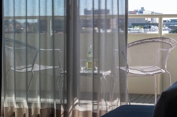 Classic Room, 1 King Bed, Balcony