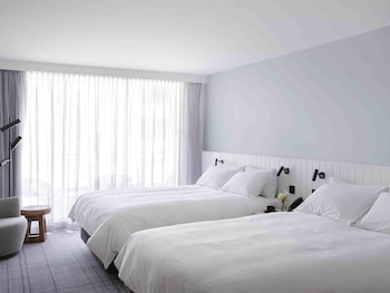 Atrium Deluxe Twin