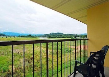Standard Room, 1 King Bed, Non Smoking, Balcony
