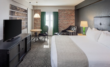 Standard Room, 1 King Bed