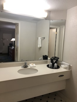Deluxe Room, 1 King Bed, Non Smoking (Exterior Access)