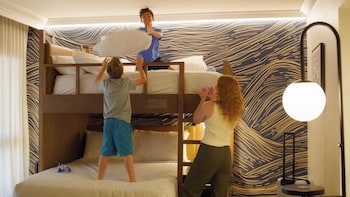 Bunk Bed Suite, 1 King Bed with 1 Queen Bed and Full Bed