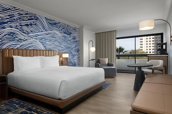 Room, 1 King Bed, Pool View (Juliet Balcony)