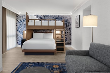 Bunk Bed Suite, 1 King Bed with 1 Queen Bed and Full Bed