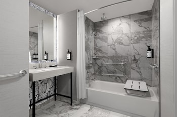 Room, 1 King Bed, Accessible, Bathtub