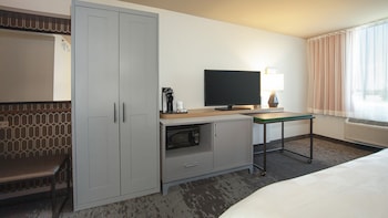 Standard Room, 1 King Bed, Corner