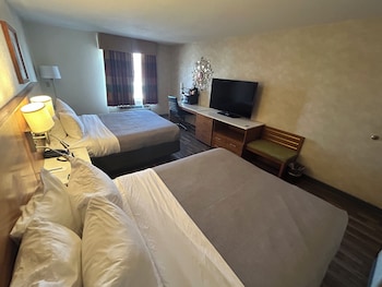 Standard Room, 2 Queen Beds, Non Smoking