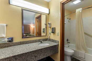 Standard Room, 2 Queen Beds, Non Smoking