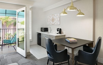 ADA Premier King Suite
