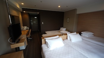 Standard Corner Twin Room, Non Smoking