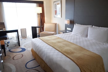 Club King Room with Lounge Access (Non-Smoking) 