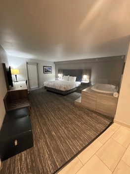 Suite, 1 King Bed, Non Smoking, Balcony