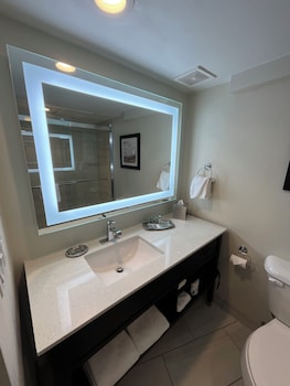 Suite, 1 King Bed, Non Smoking, Balcony