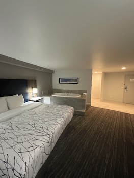Suite, 1 King Bed, Non Smoking, Balcony