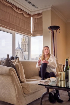 Presidential Suite (Duplex, Royal Sinjoor)
