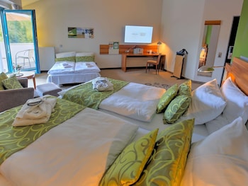 Privilege, Room, 1 Queen Bed, Balcony