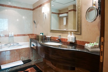 Suite, 1 Bedroom (Minibar)