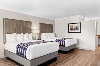 Standard Room, 2 Queen Beds, Accessible, Bathtub