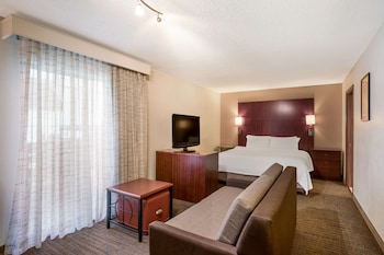 Suite, 1 King Bed, Accessible, Non Smoking (with Sofabed, Full Kitchen)