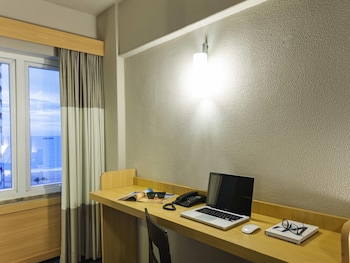 Executive Double partial Sea View apartment with Queen-Size Bed