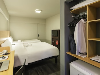 Executive Double partial Sea View apartment with Queen-Size Bed