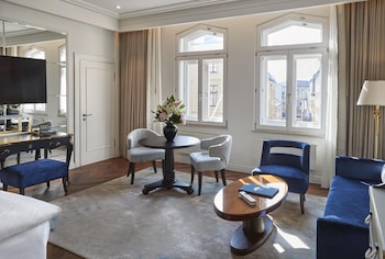Signature Room (Deluxe)