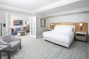 Parlor, Junior Suite, 1 King Bed
