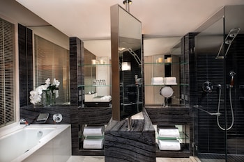 Junior Suite, 1 King Bed