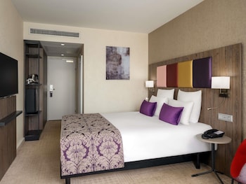 Basic Double Room, 1 Double Bed, Museum View
