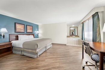 Suite, 1 King Bed with Sofa bed, Accessible, Non Smoking