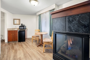 Suite, 1 King Bed with Sofa bed, Accessible, Non Smoking