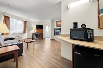 Suite, 1 King Bed, Non Smoking, Jetted Tub