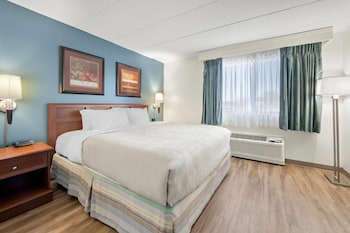 Suite, 1 King Bed, Non Smoking