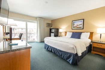 Signature Room, 1 King Bed Upstairs, Balcony (1 king bed nonsmoking)