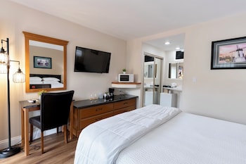 Standard Room, 1 Queen Bed Ground Floor (1 Queen Bed Nonsmoking)