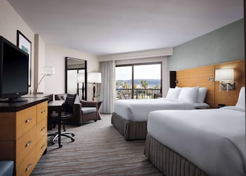 Superior Room, 2 Queen Beds, Pool View