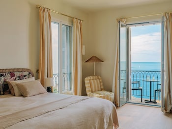 Superior room with full sea view