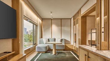 Junior Suite, 1 King Bed