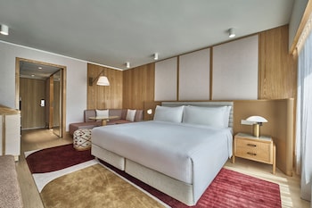 Premium Room, 1 King Bed