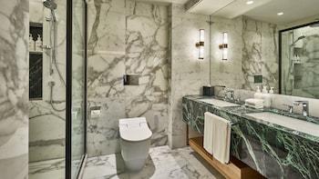 Suite, 1 King Bed