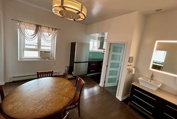 Penthouse, 1 King Bed, Non Smoking, City View