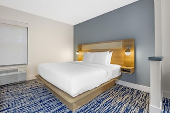 Standard Room, 1 King Bed, Non Smoking