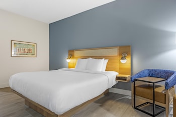 Standard Room, 1 King Bed, Accessible, Non Smoking