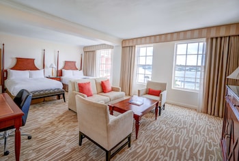 Suite, 2 Double Beds, 2 Bathrooms, Harbor View (Marina)